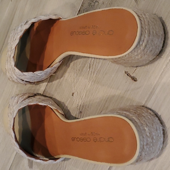 Andre Assous raffia slide heel sandal size 37 cream/beige/tan, leather sole - Picture 5 of 9